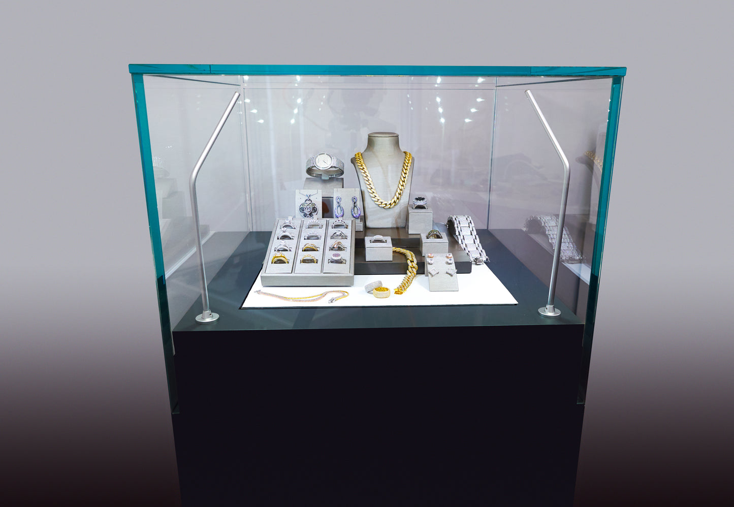 Micro Bent™ Tower Series– Ultra-Thin Vertical Display Lighting