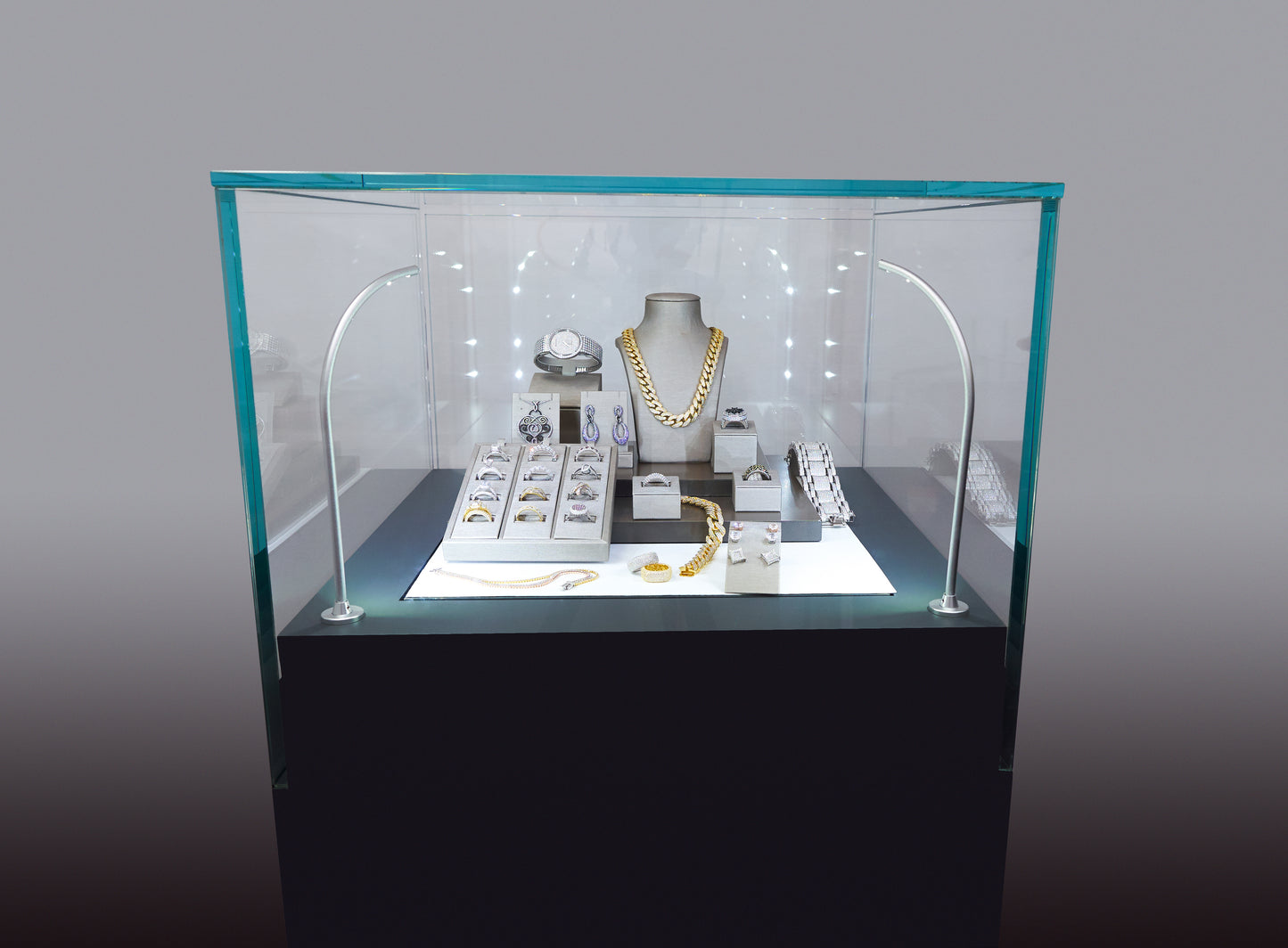 Micro Curve™ Tower Series– Ultra-Thin Vertical Display Lighting